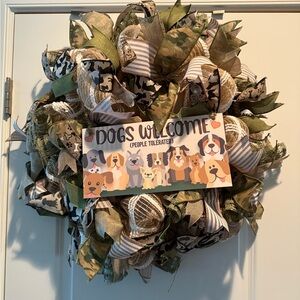NWOT Dog Welcome Wreath  Camouflage Stripes Green White Khaki 26x26